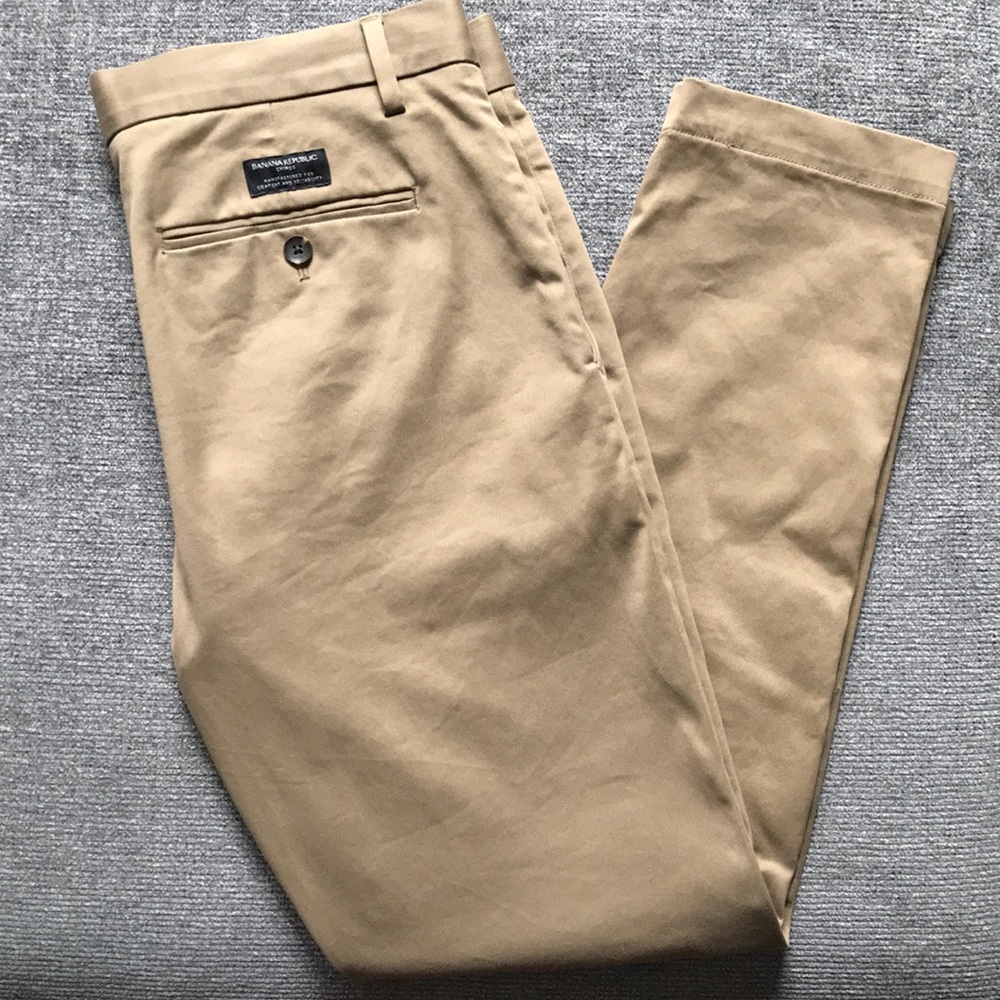 Banana Republic Fulton Rapid Movement Chino